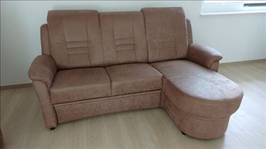 Abbildung: Couch mit ausklappbarem Sessel